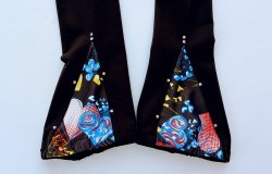 左右柄の出方が異なります