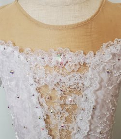 フリルレースで可愛いく