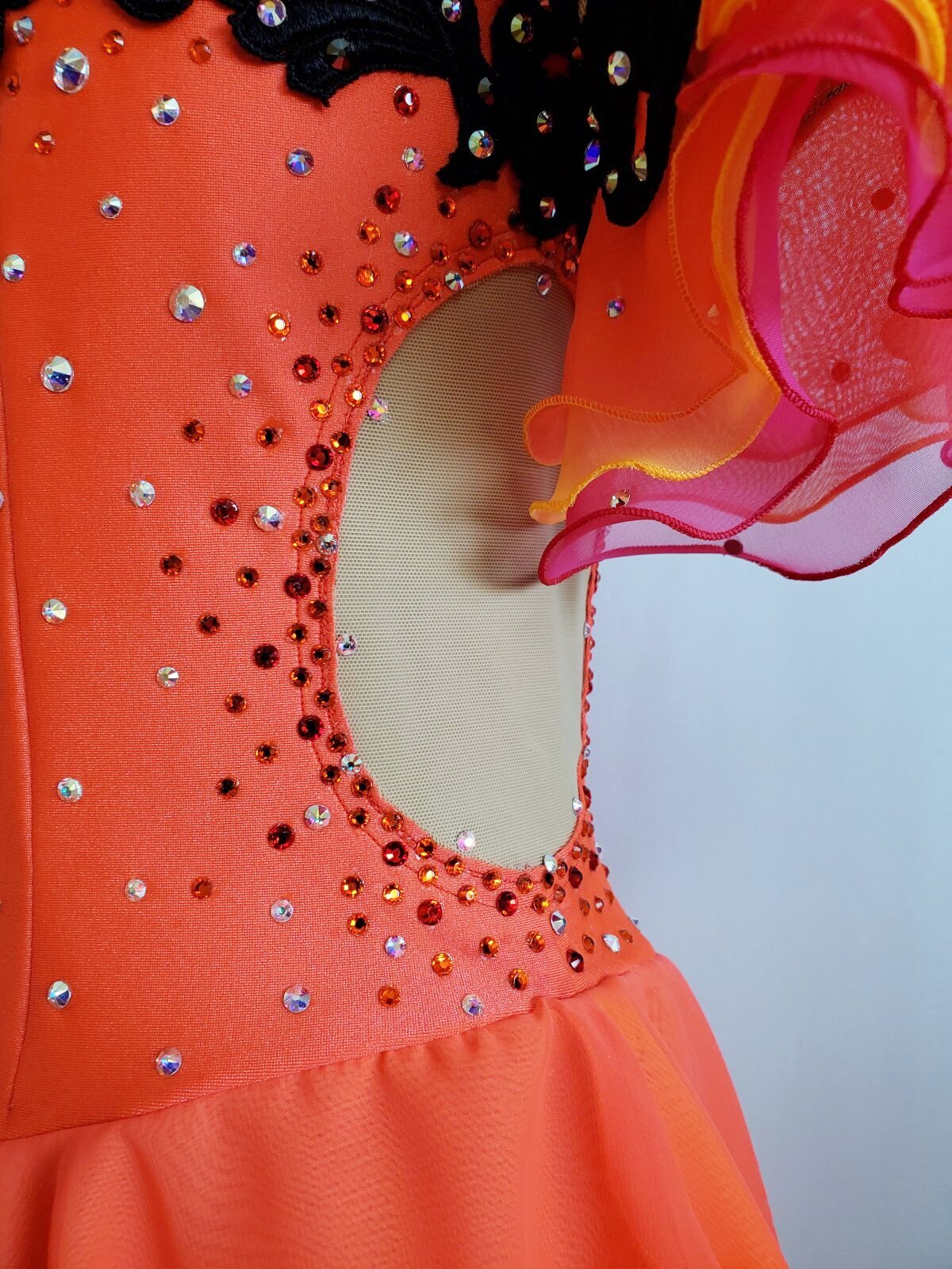 脇開きのデザイン